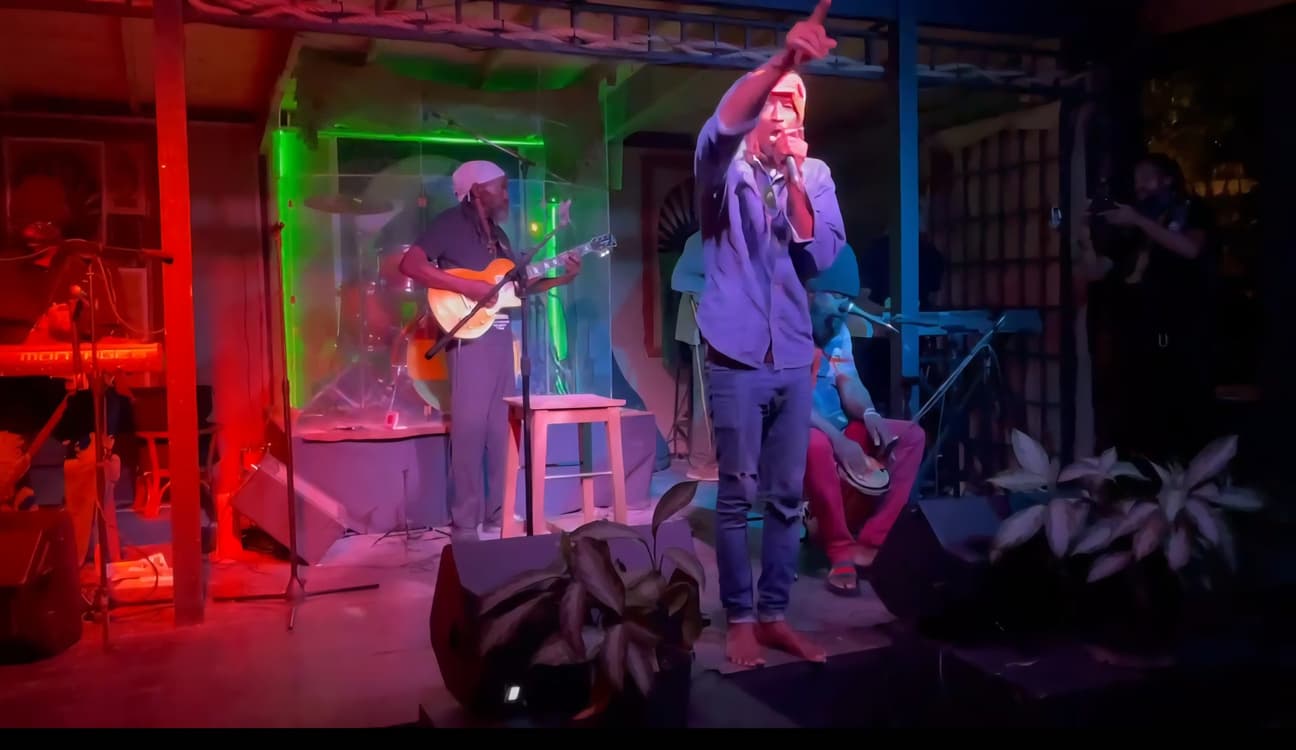 Ky-Enie King live performance